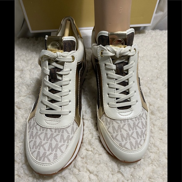 MICHAEL KORS SIGNATURE “MADDY” LEATHER DESIGNER TRAINING SHOES - Picture 6 of 9